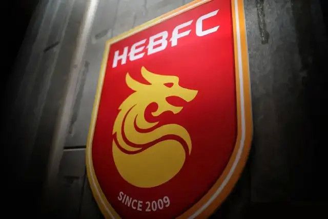 他大概率会戴上队长袖标，负责球队的中场进攻组织。